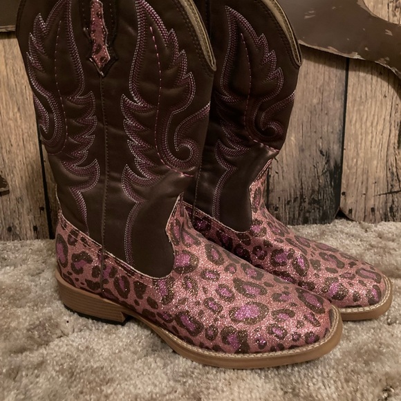 New Roper Leopard Boots - Picture 2 of 3